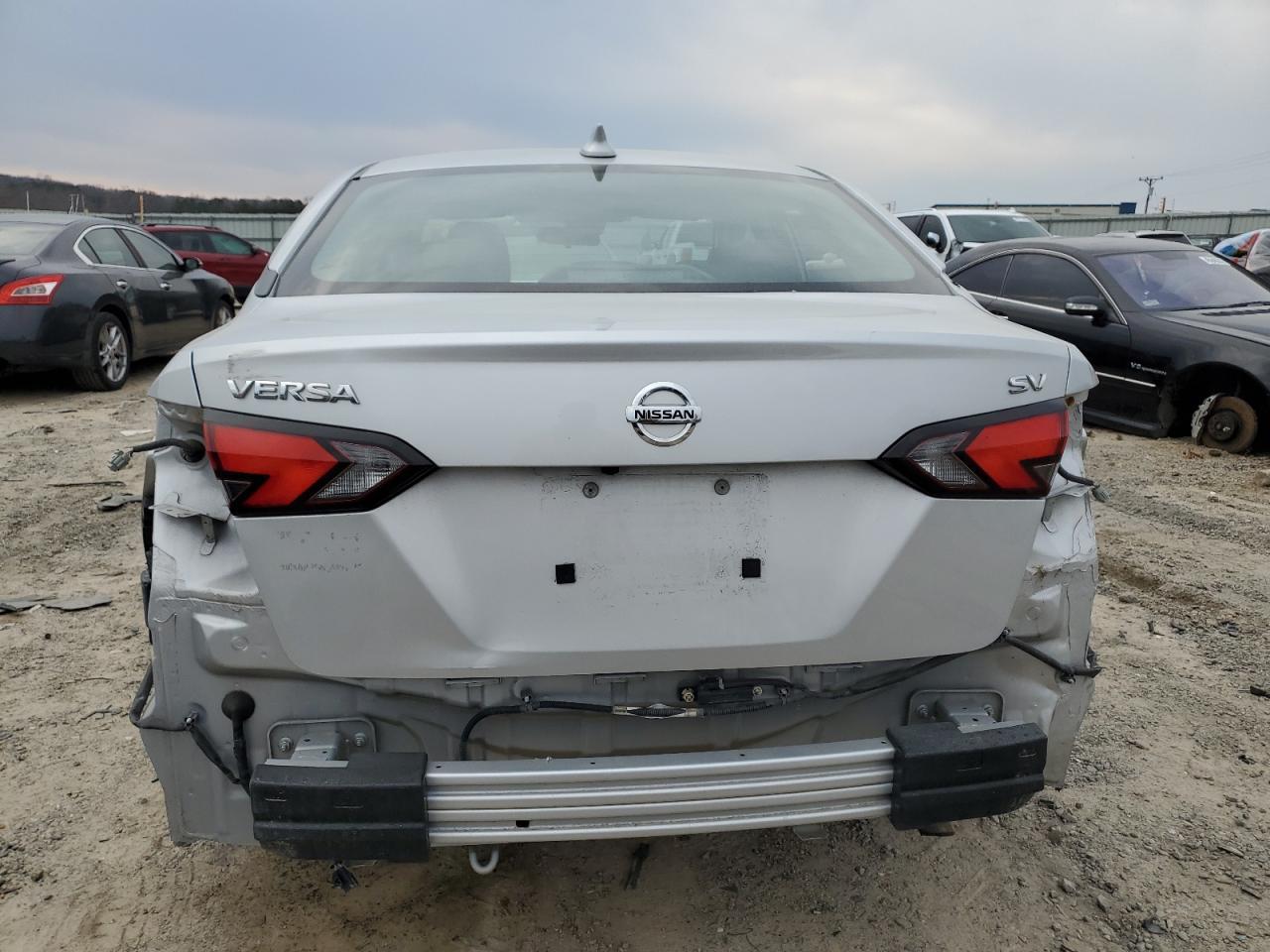 2021 NISSAN VERSA SV - Фото 6