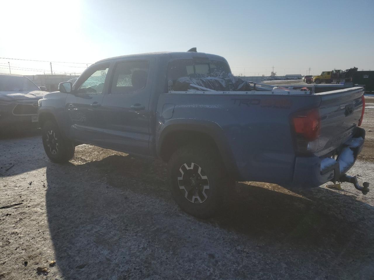 2019 TOYOTA TACOMA DOU - Фото 2
