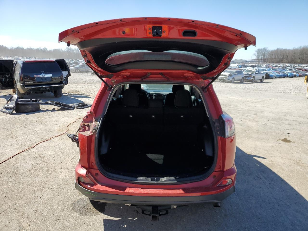 2016 TOYOTA RAV4 LE - Фото 6