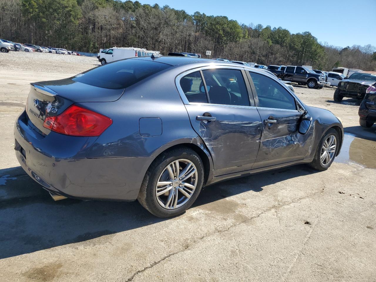 2011 INFINITI G37 BASE - Image 3