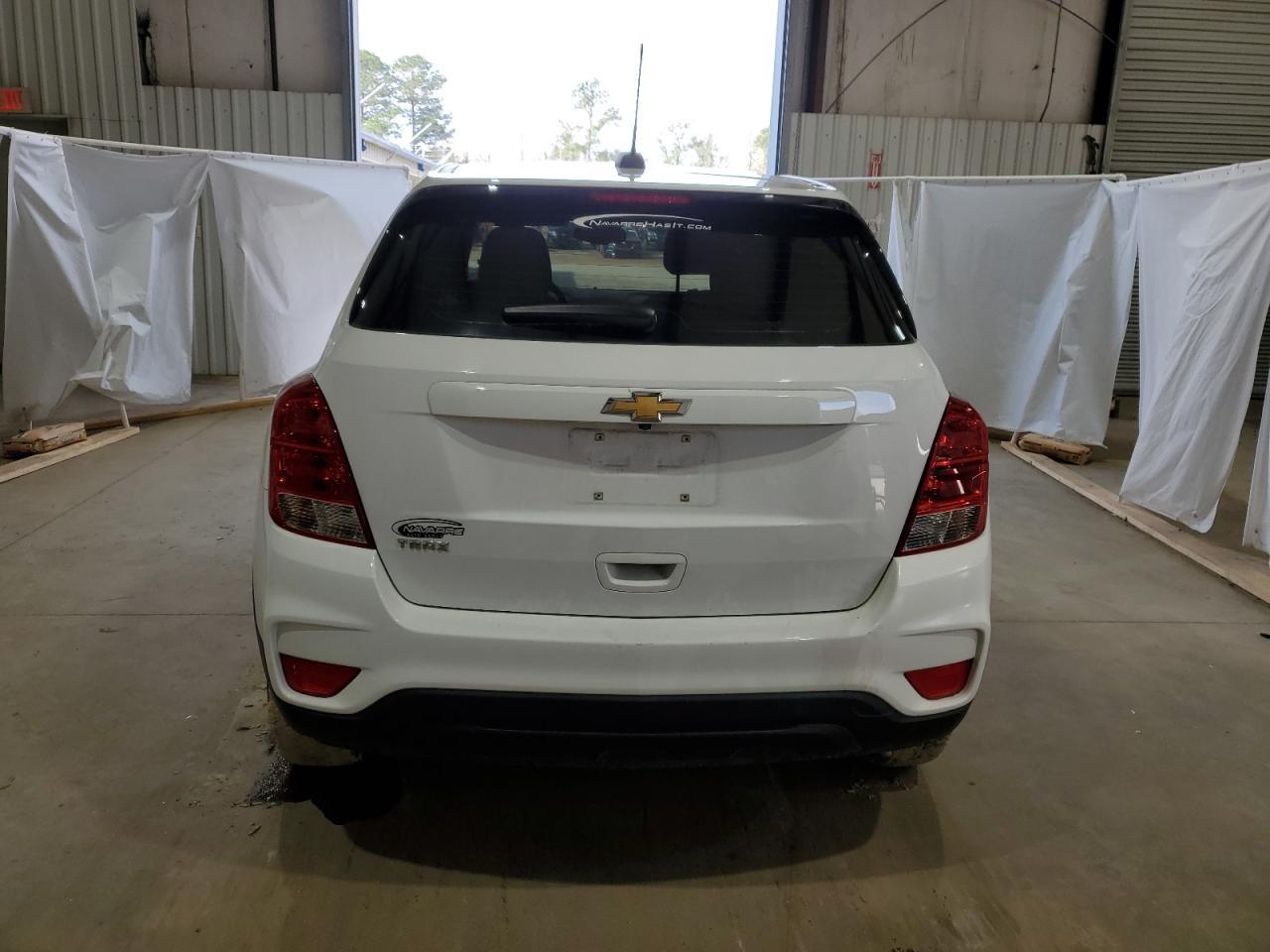 2021 CHEVROLET TRAX LS - Image 6
