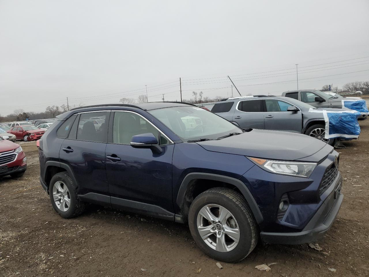 2020 TOYOTA RAV4 XLE - Image 4