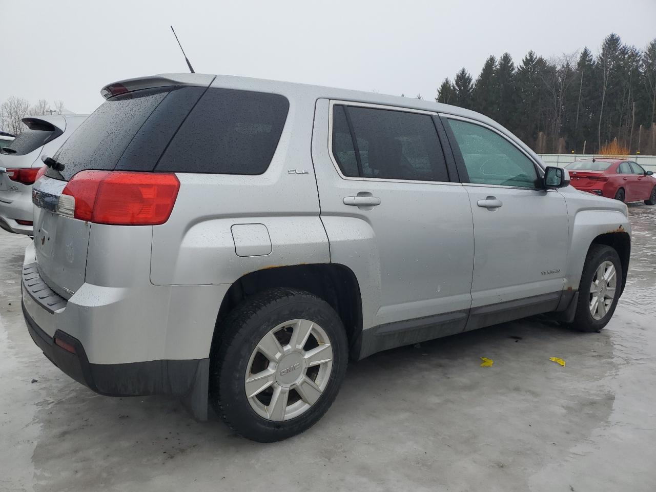 2013 GMC TERRAIN SL - Image 3
