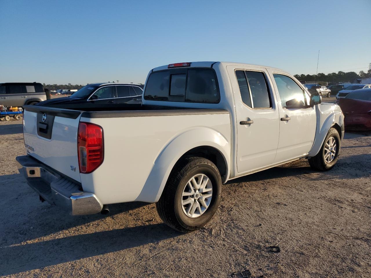 2019 NISSAN FRONTIER S - Фото 3