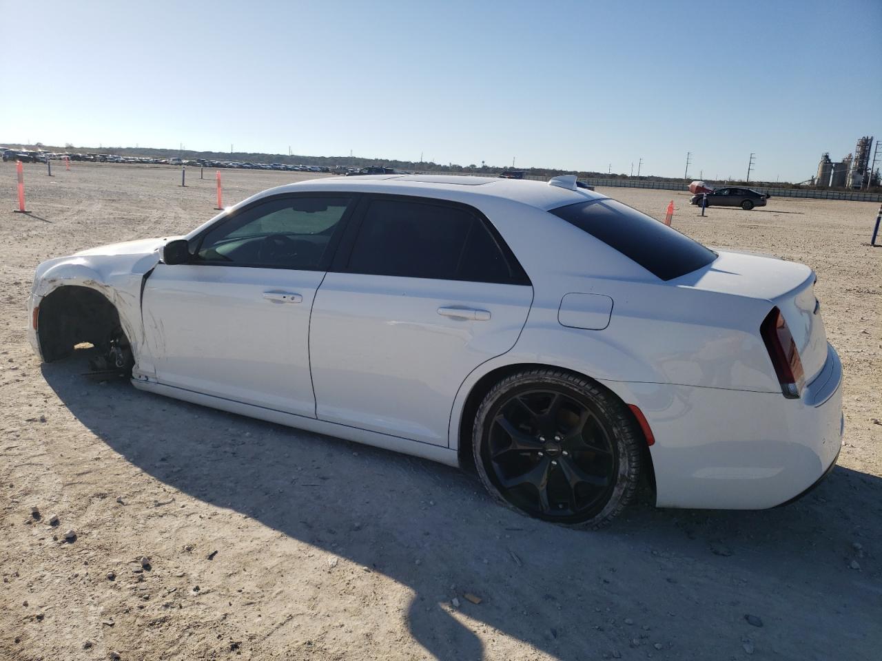2023 CHRYSLER 300 S - Фото 2