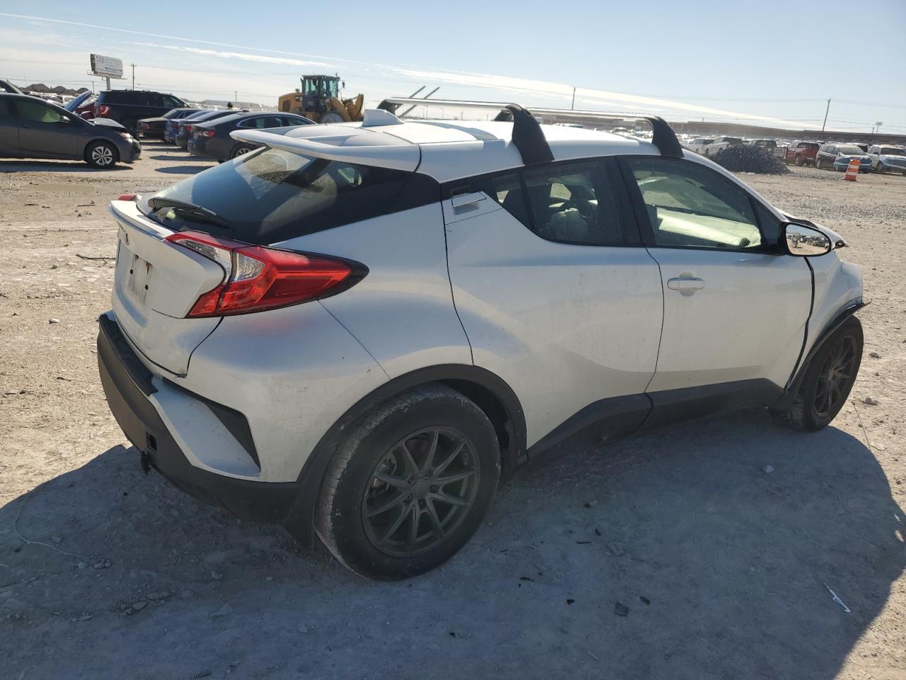 2019 TOYOTA C-HR XLE - Фото 3