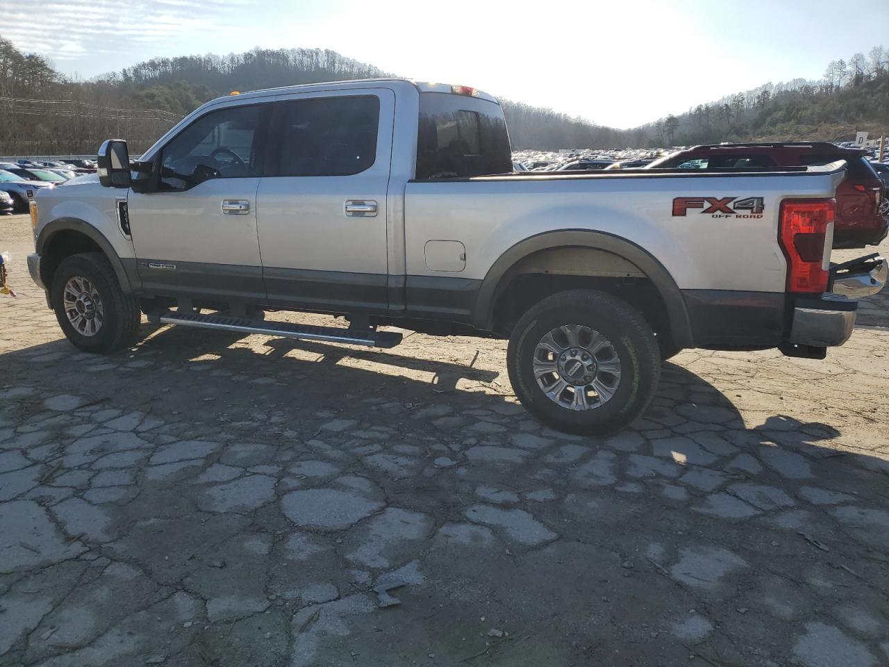 2017 FORD F250 SUPER - Image 2