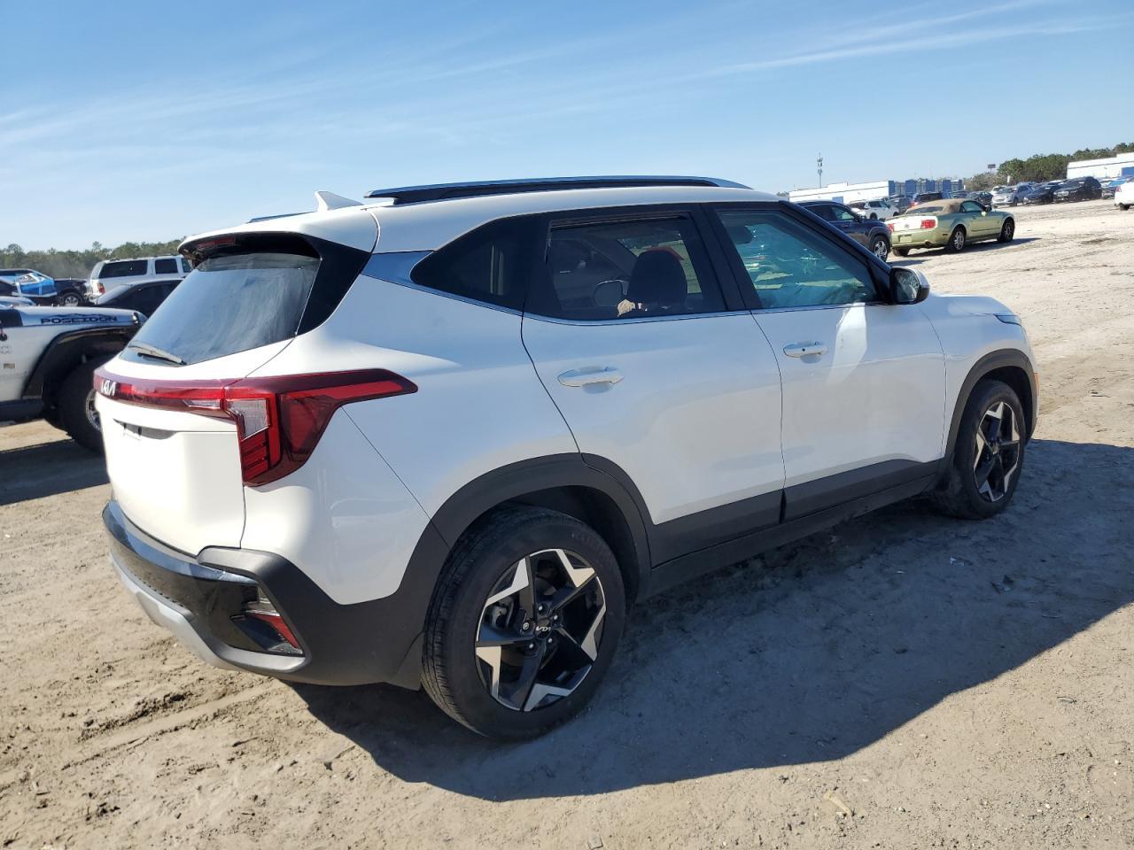 2024 KIA SELTOS EX - Image 3