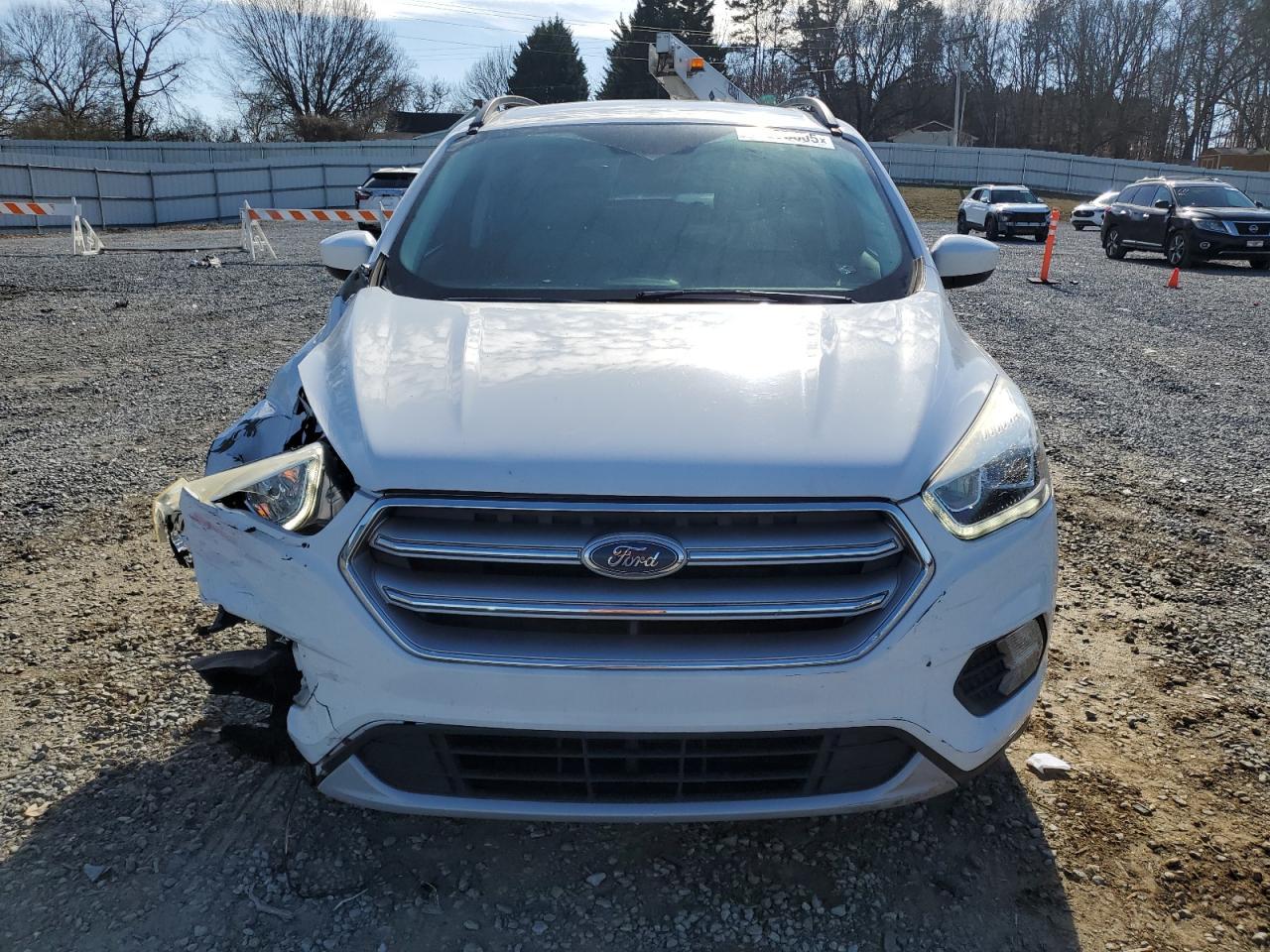 2017 FORD ESCAPE SE - Image 5