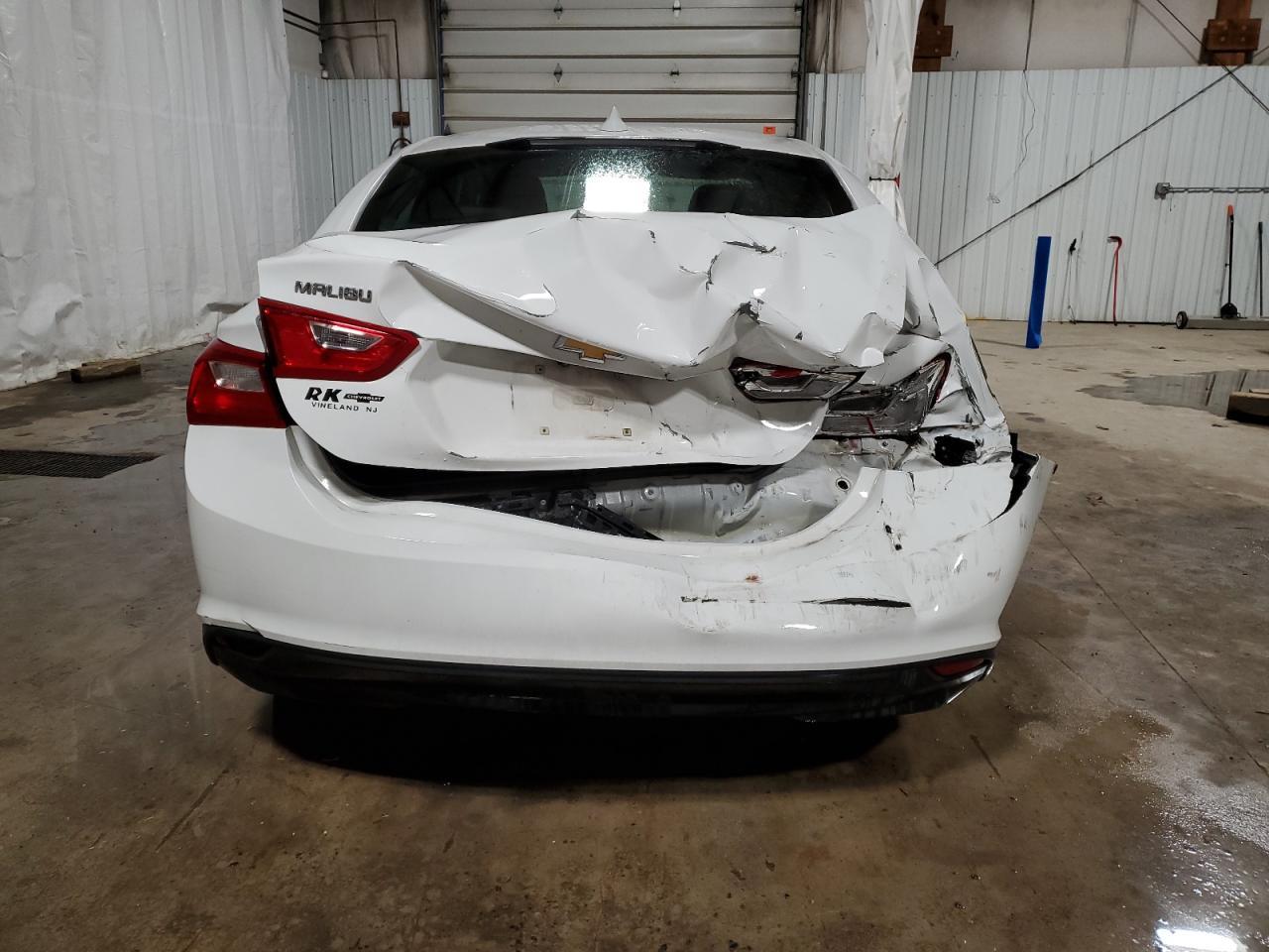 2017 CHEVROLET MALIBU LT - Image 6