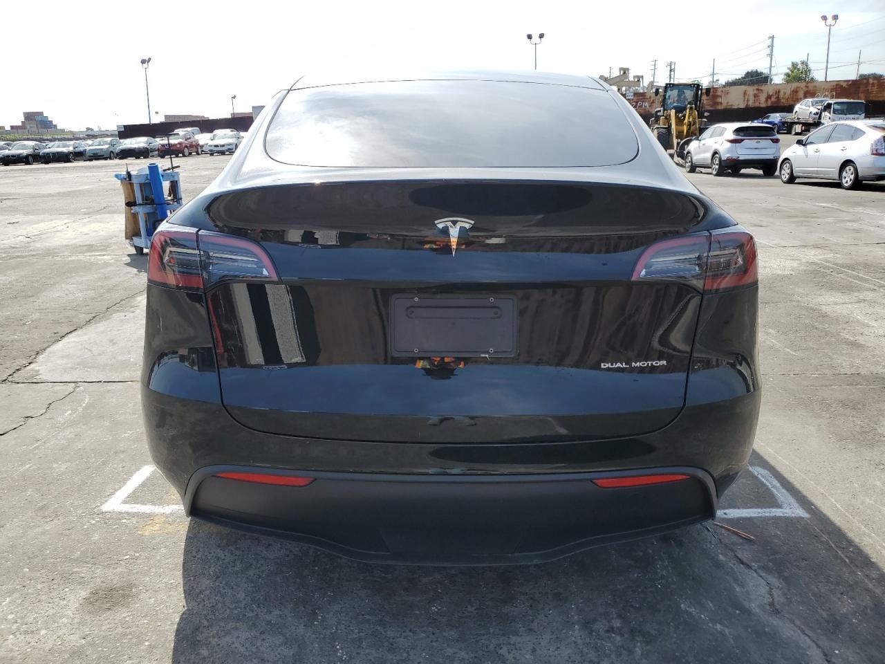 2023 TESLA MODEL Y - Фото 6