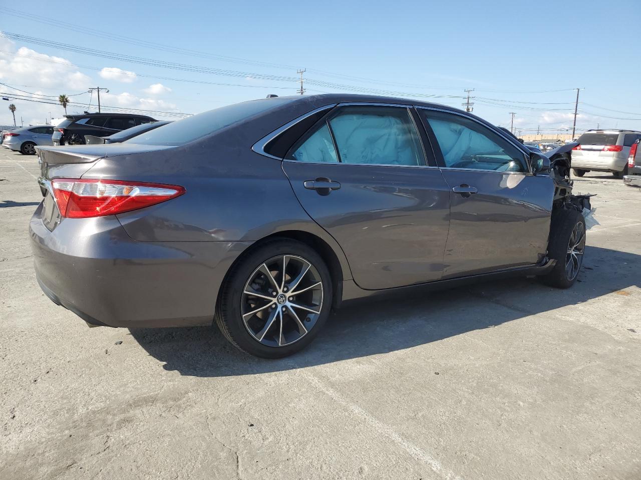 2015 TOYOTA CAMRY LE - Image 3