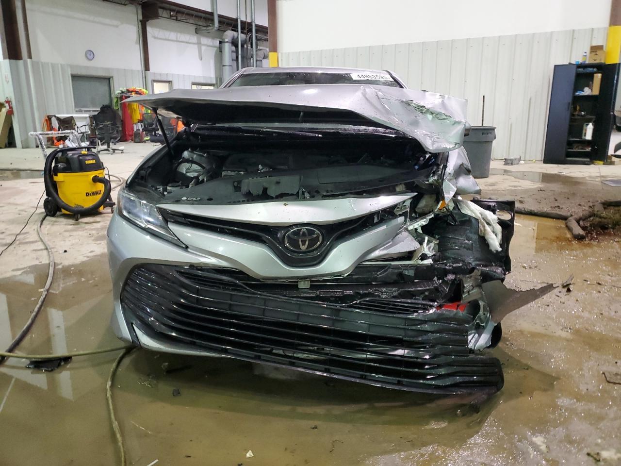 2020 TOYOTA CAMRY LE - Фото 5