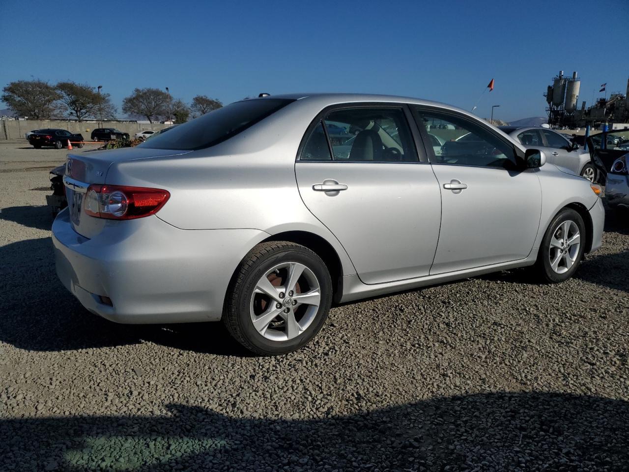 2013 TOYOTA COROLLA BA - Фото 3