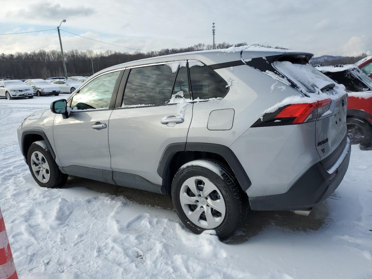 2023 TOYOTA RAV4 LE - Фото 2