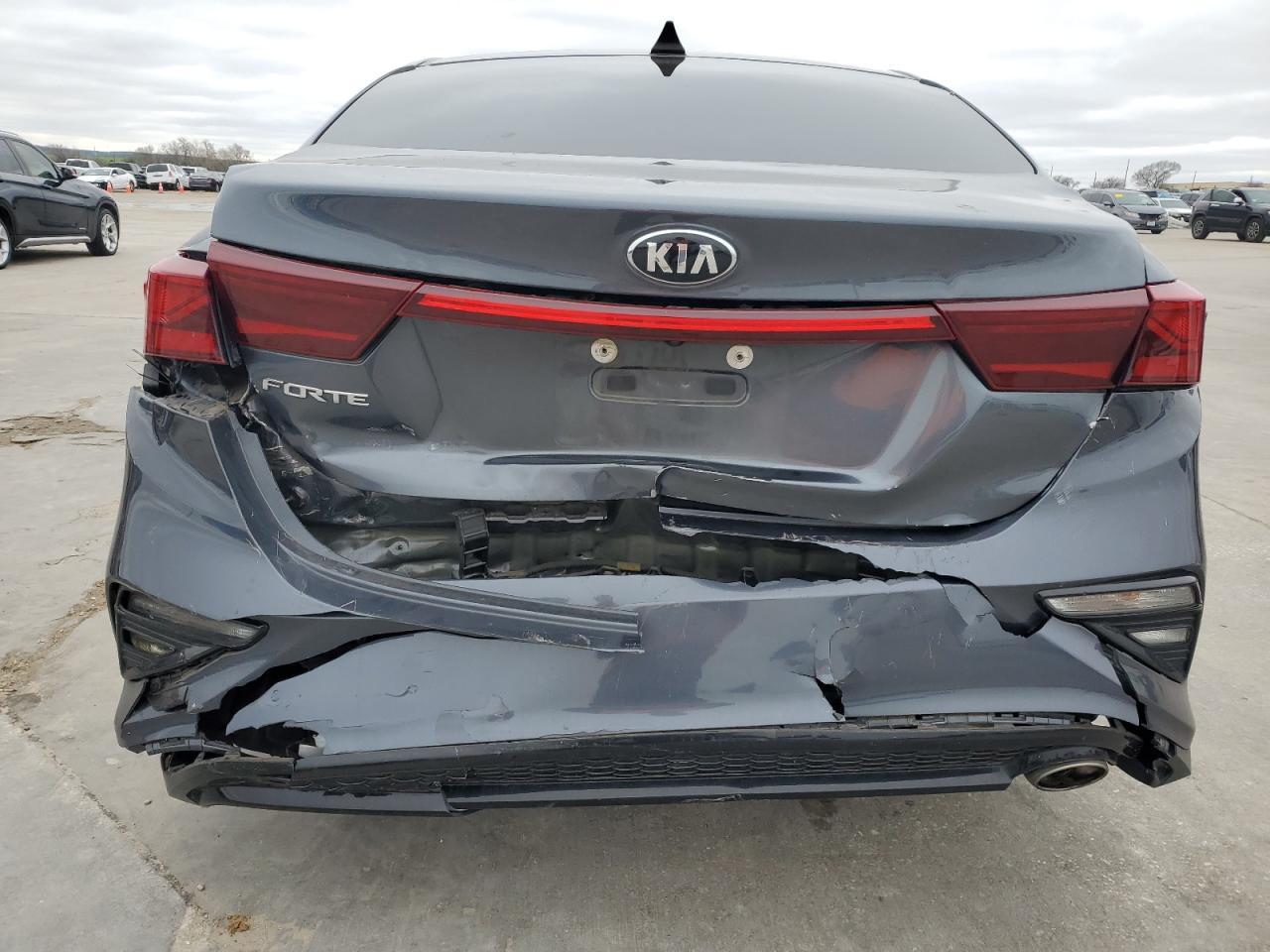 2021 KIA FORTE FE - Image 6
