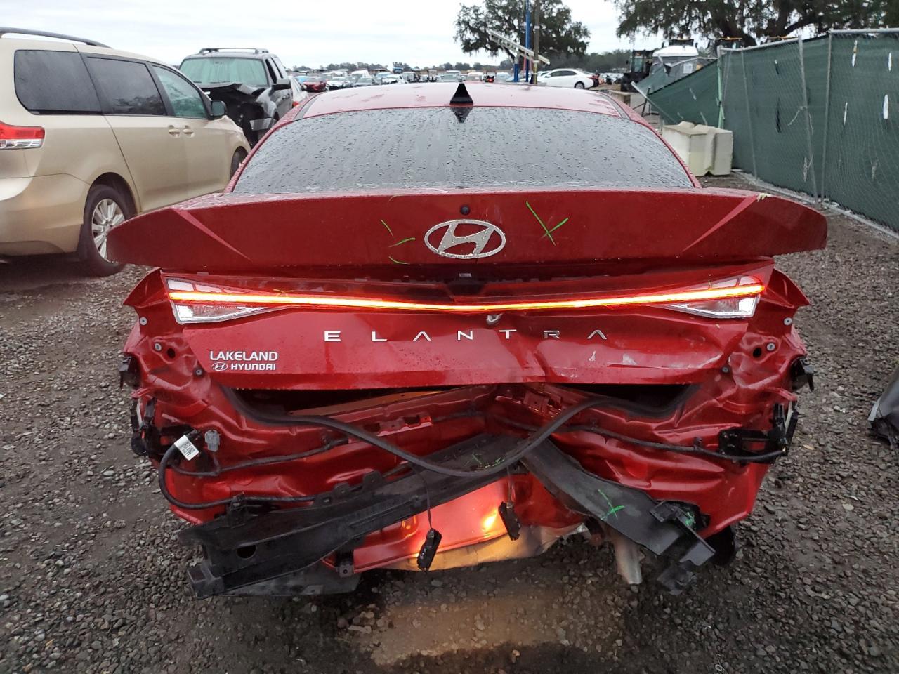 2024 HYUNDAI ELANTRA SE - Фото 6