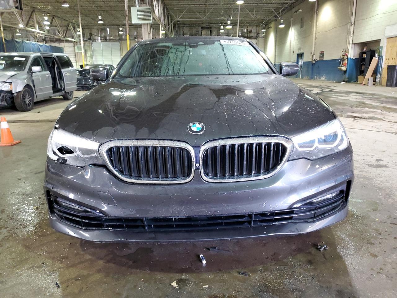 2018 BMW 530 XI - Фото 5