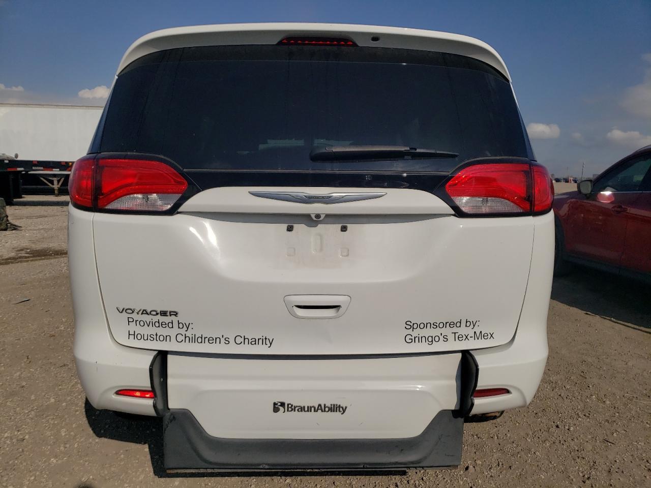2022 CHRYSLER VOYAGER LX - Фото 6