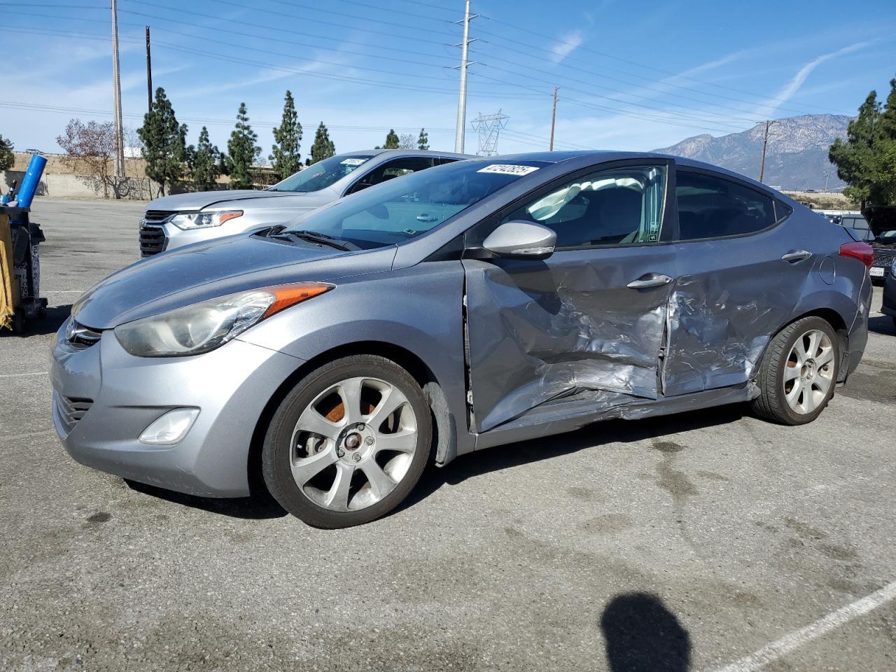 2013 HYUNDAI ELANTRA GL