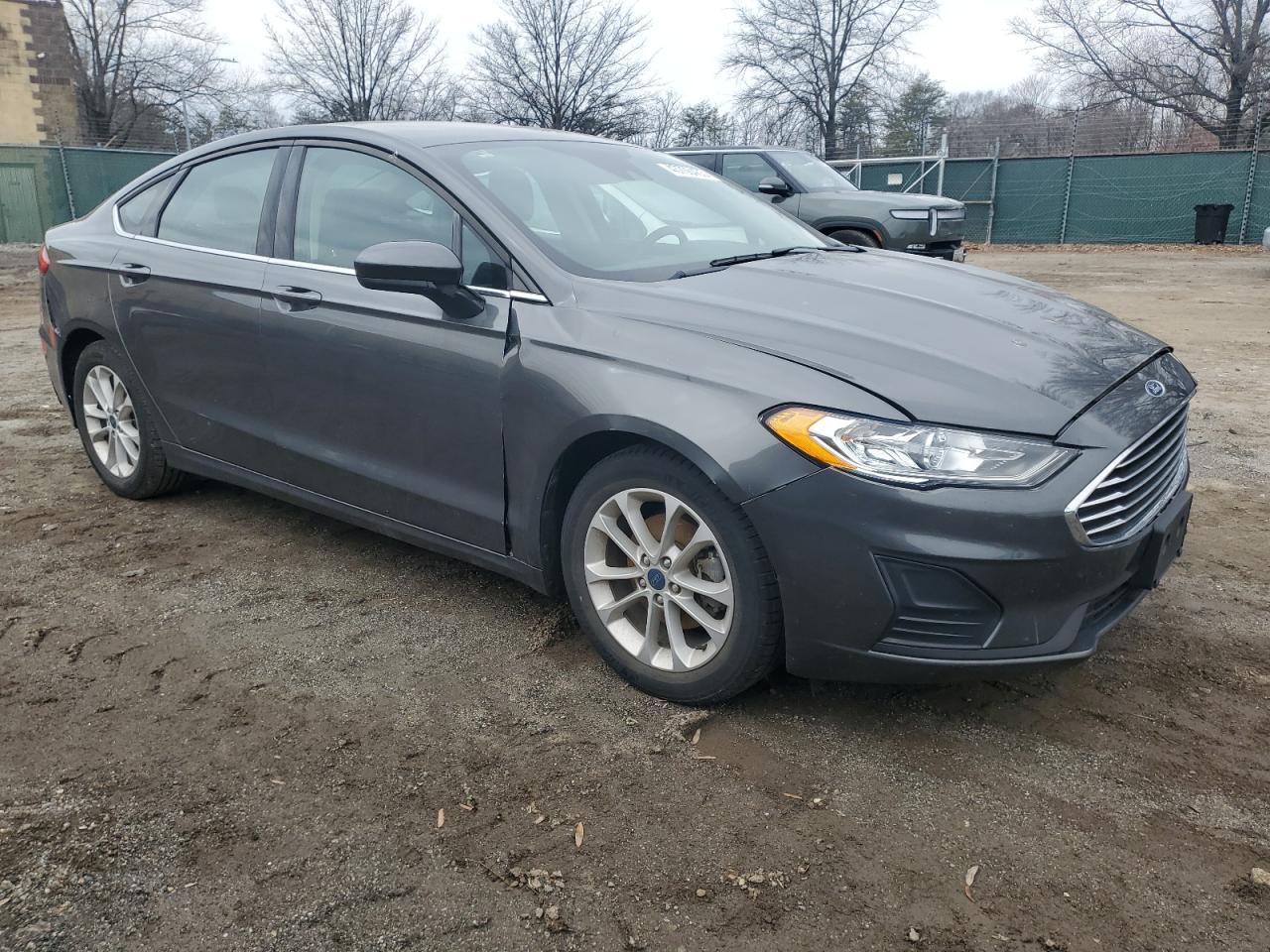 2020 FORD FUSION SE - Image 4