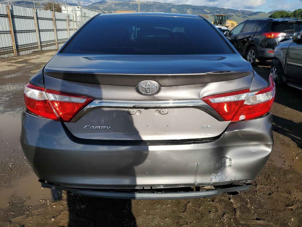 2016 TOYOTA CAMRY LE - Фото 6