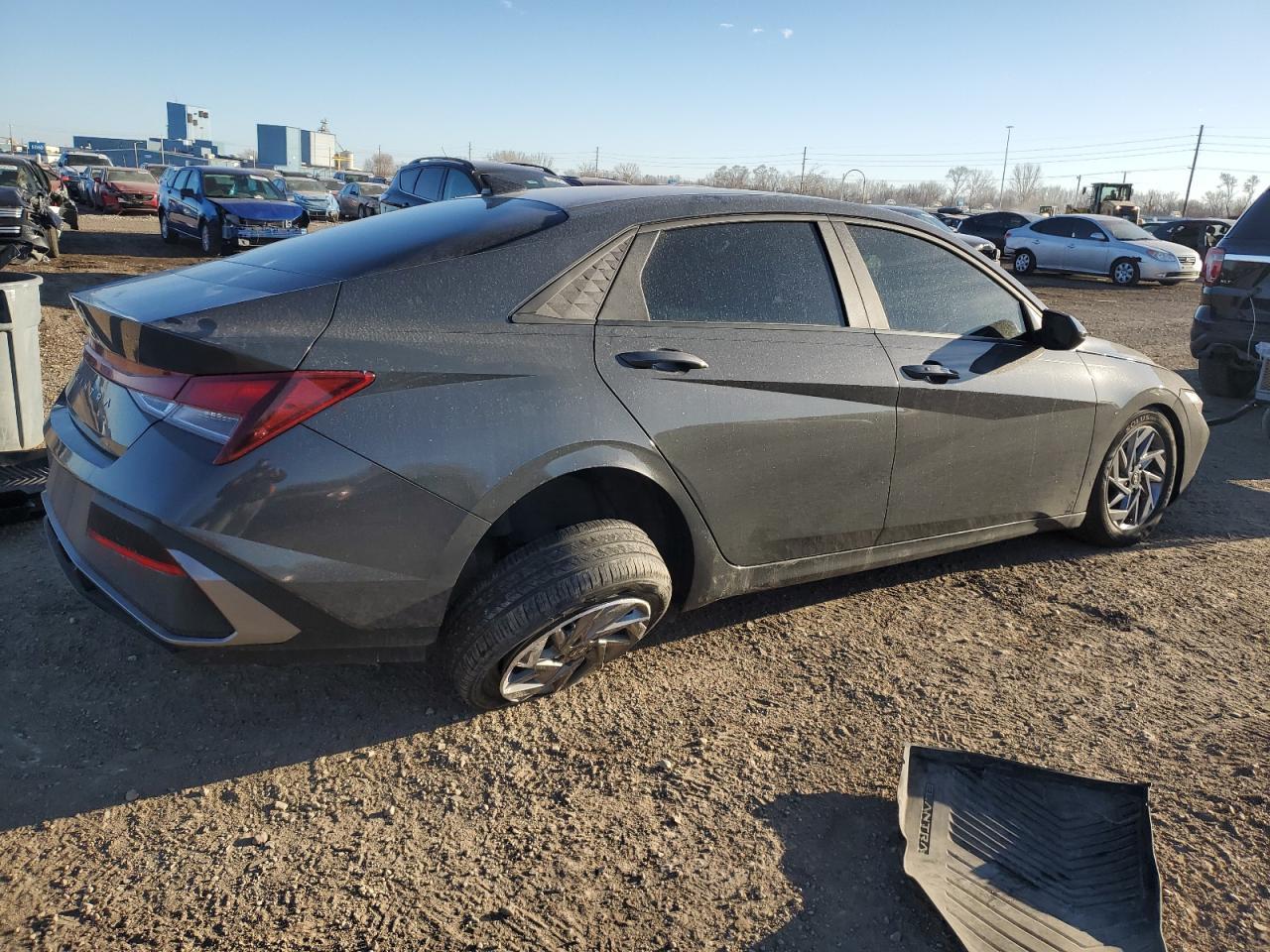 2024 HYUNDAI ELANTRA SE - Фото 3