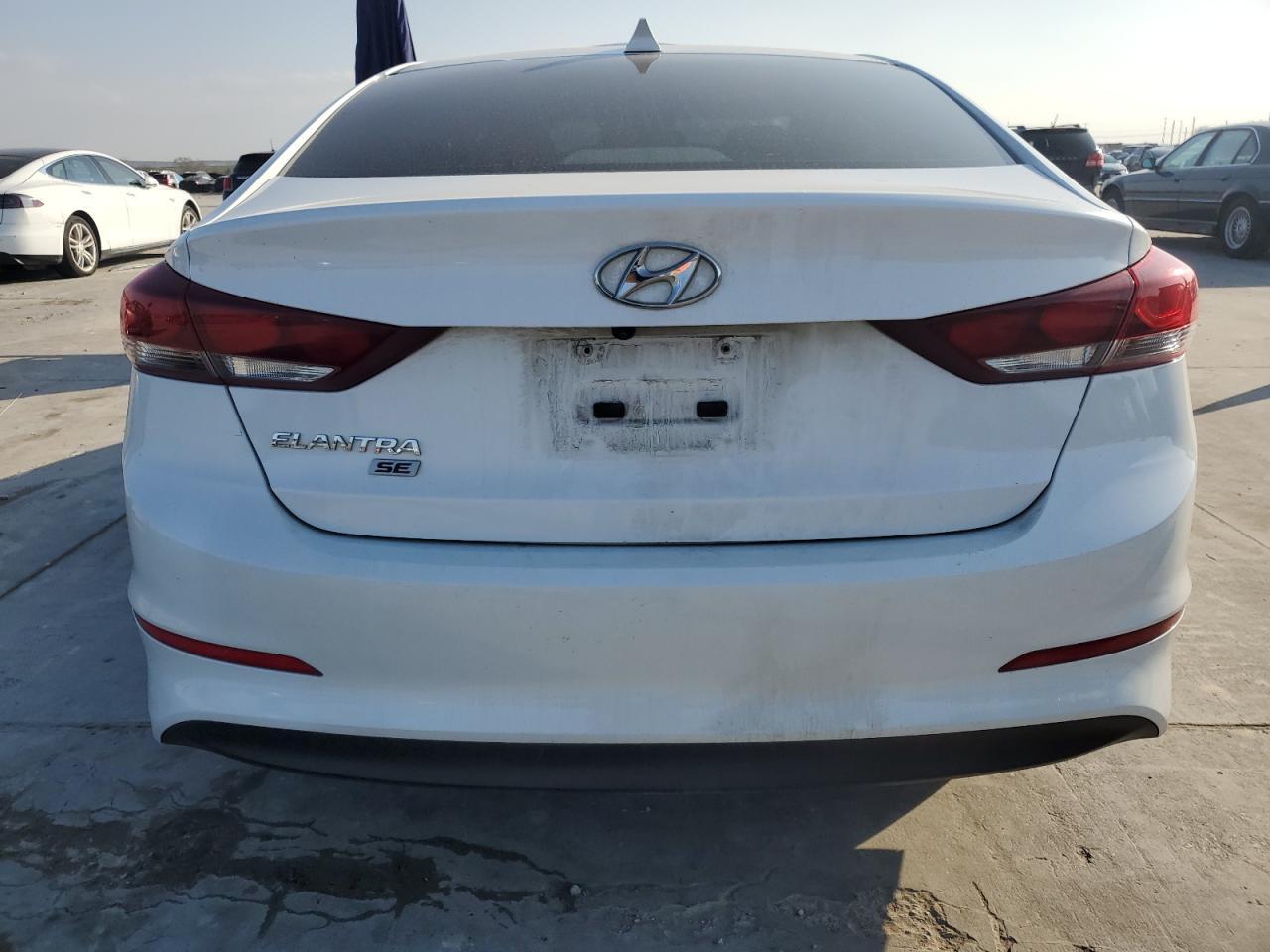 2018 HYUNDAI ELANTRA SE - Image 6