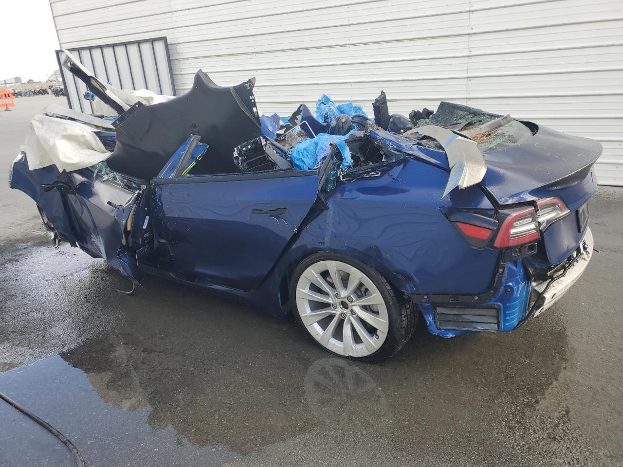 2022 TESLA MODEL 3 - Image 2