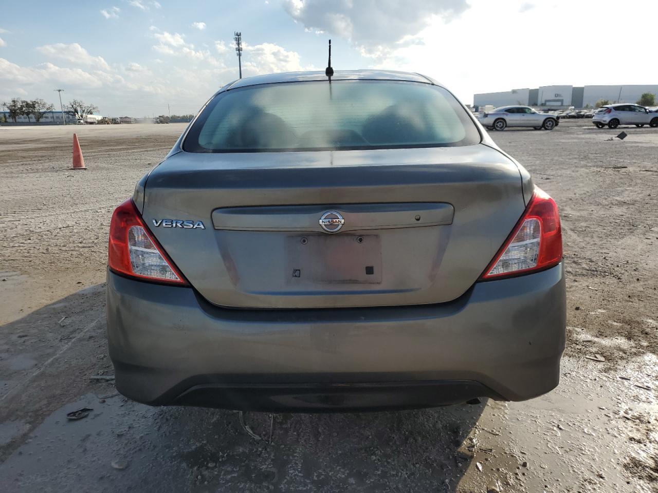 2016 NISSAN VERSA S - Image 6
