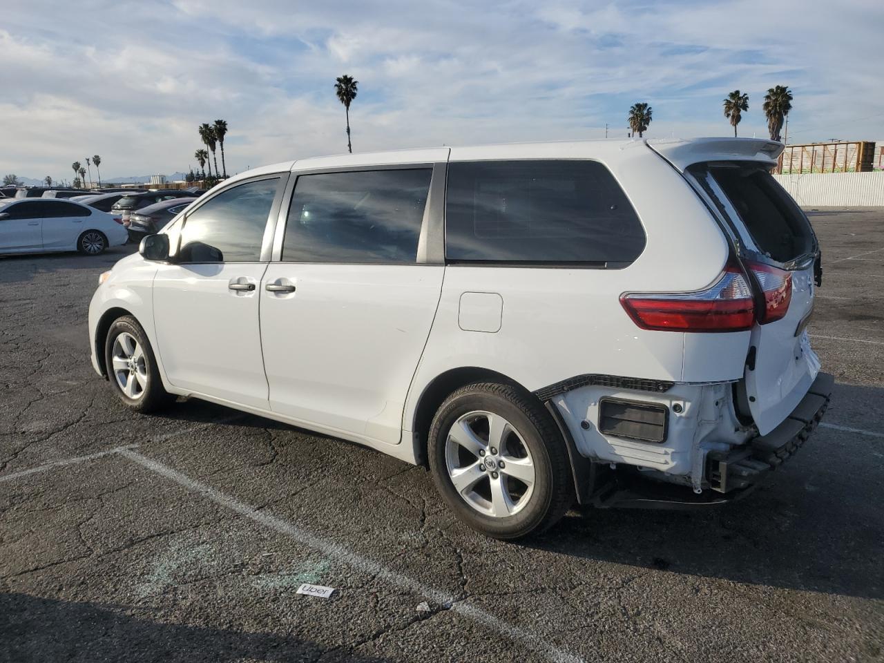 2015 TOYOTA SIENNA - Фото 2