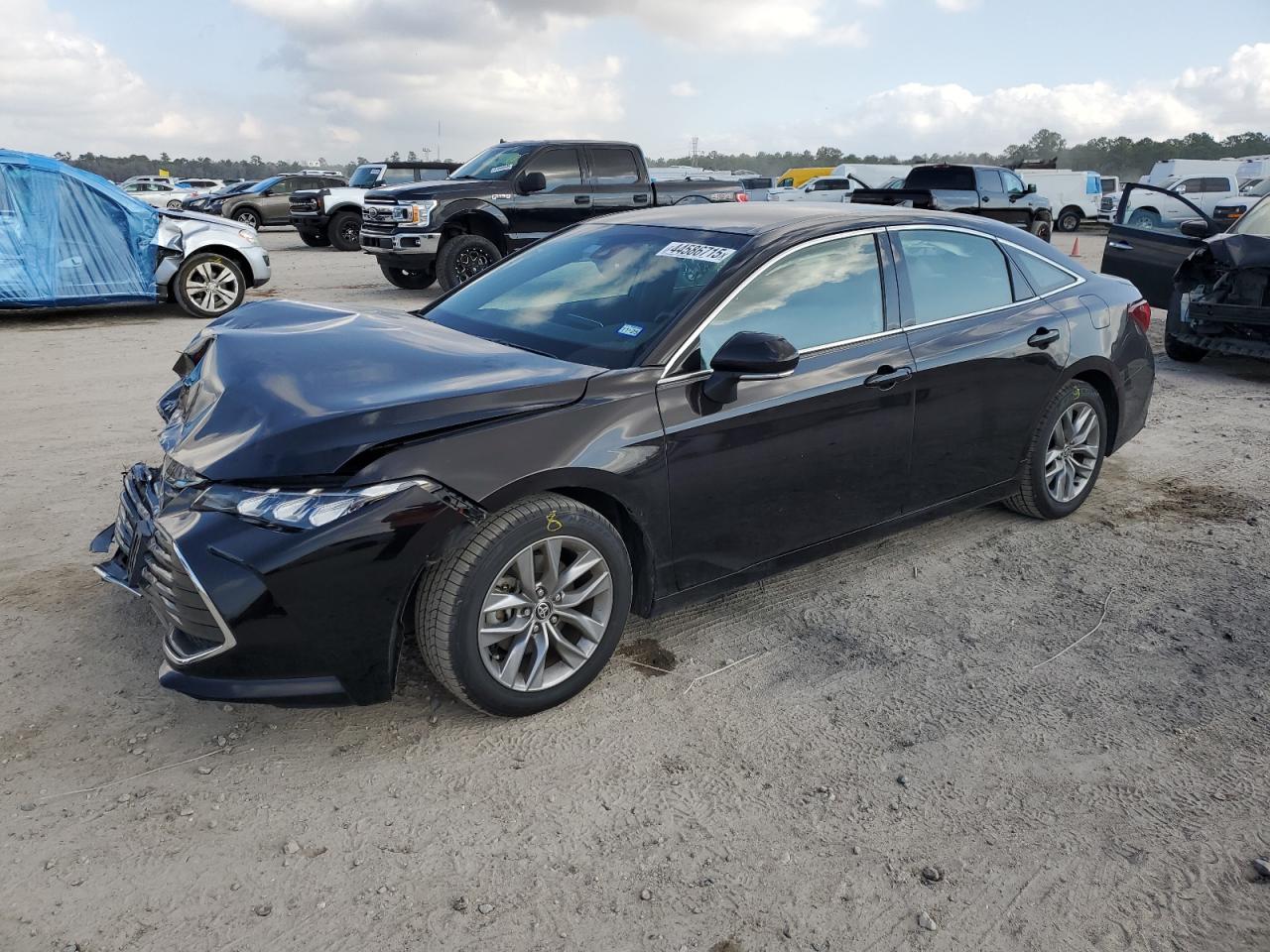 2022 TOYOTA AVALON XLE