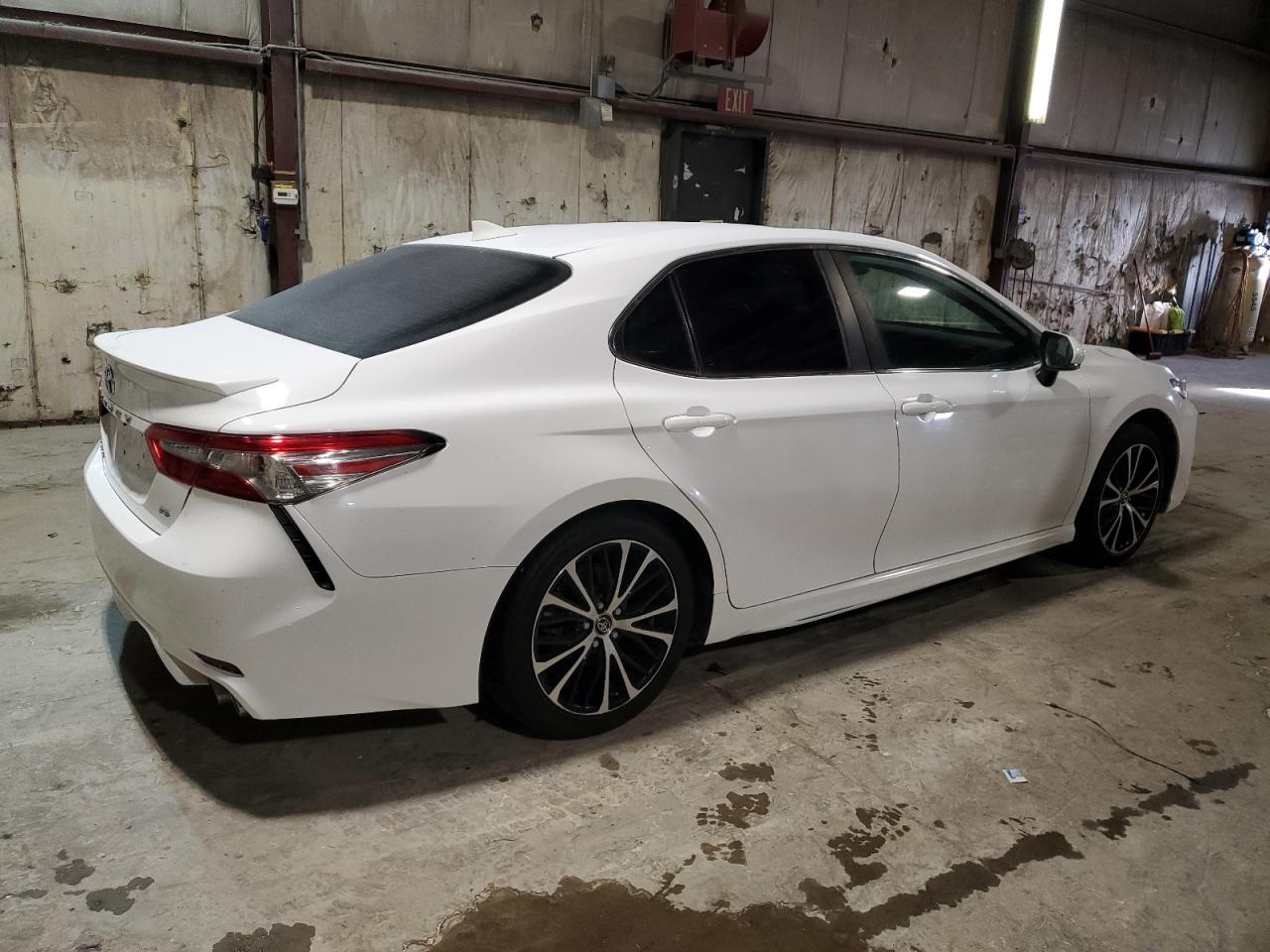 2019 TOYOTA CAMRY L - Image 3