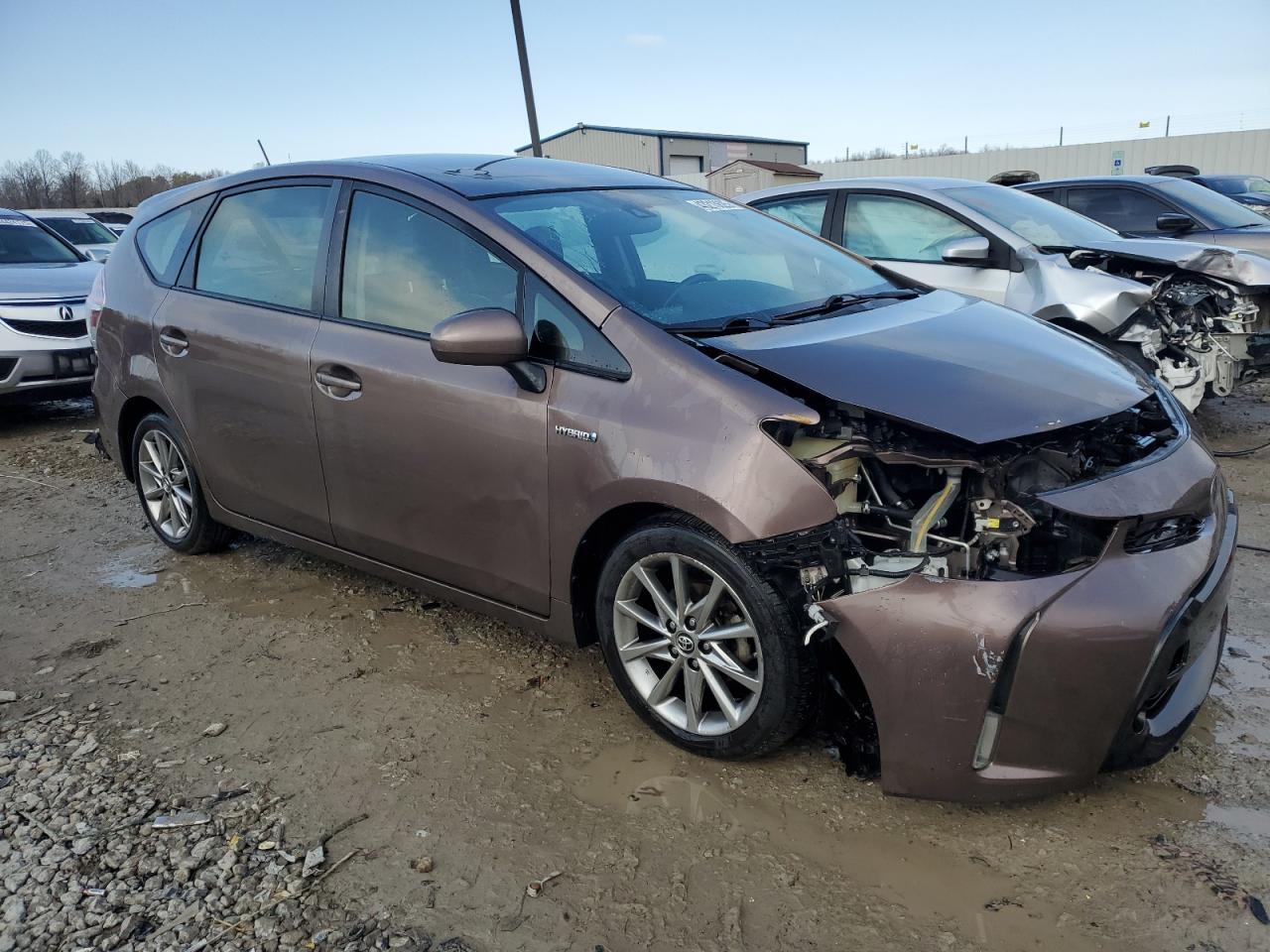 2015 TOYOTA PRIUS V - Image 4