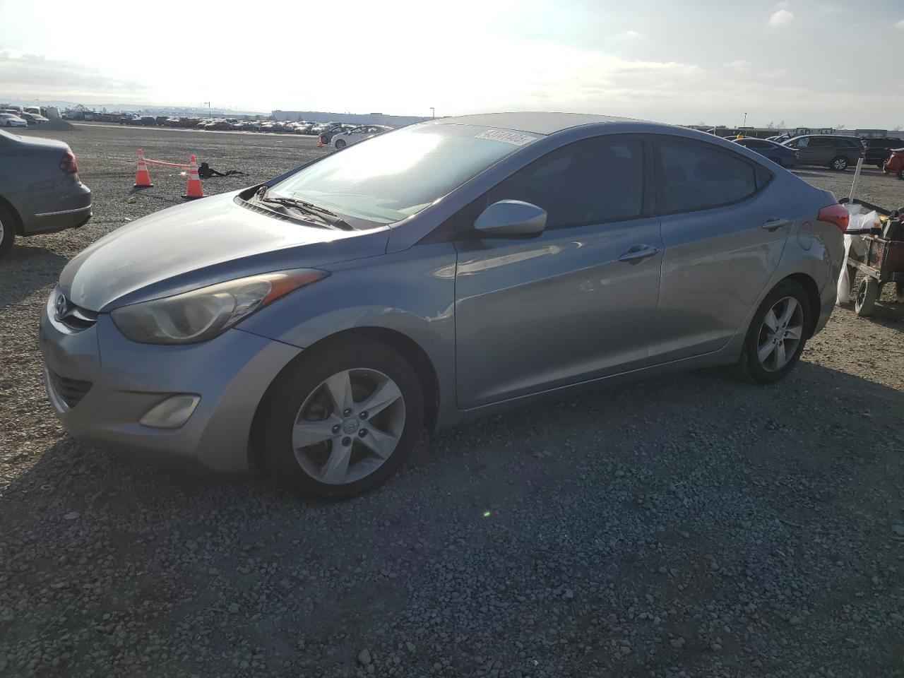 2013 HYUNDAI ELANTRA GL