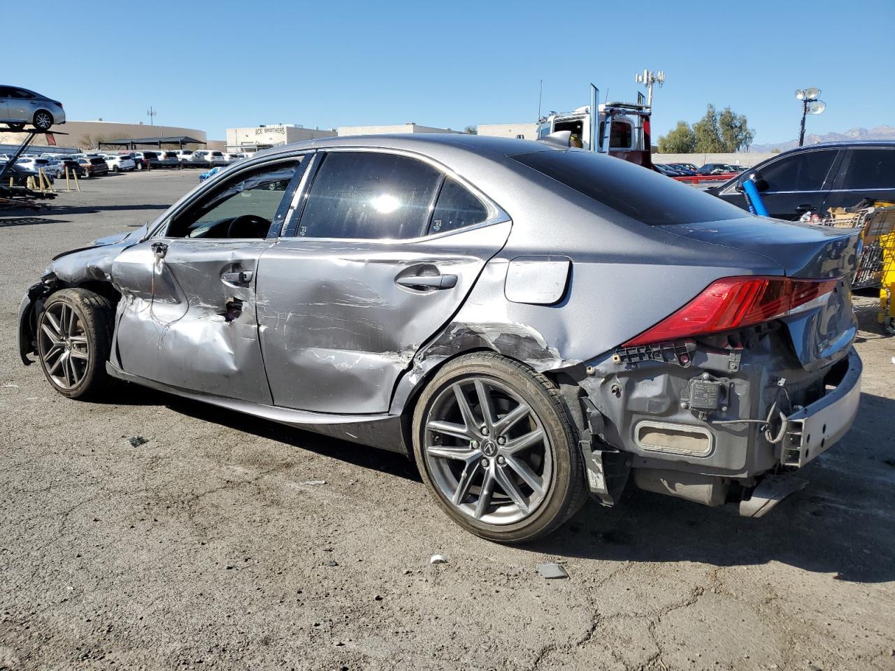 2018 LEXUS IS 300 - Фото 2