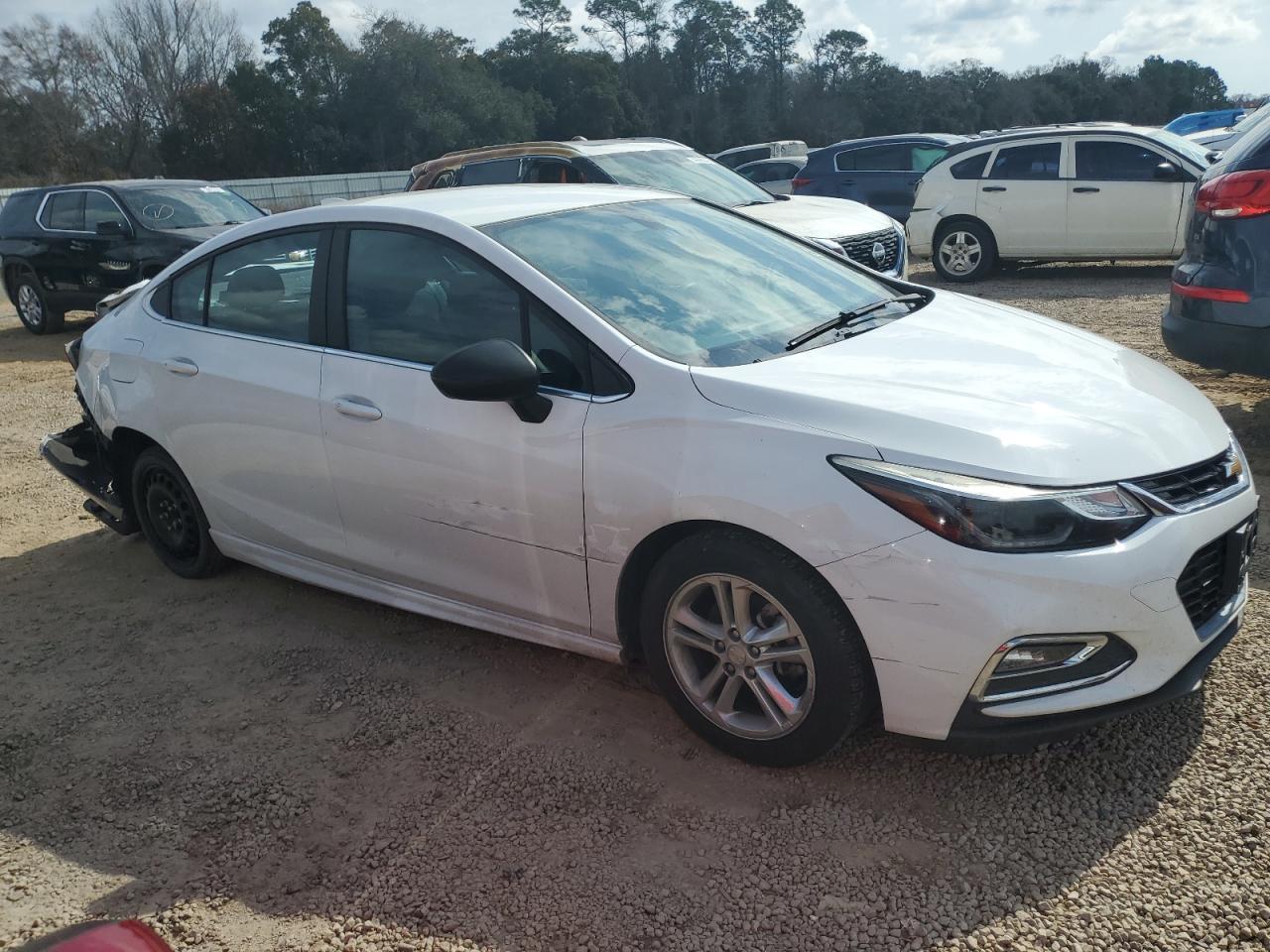 2017 CHEVROLET CRUZE LT - Image 4
