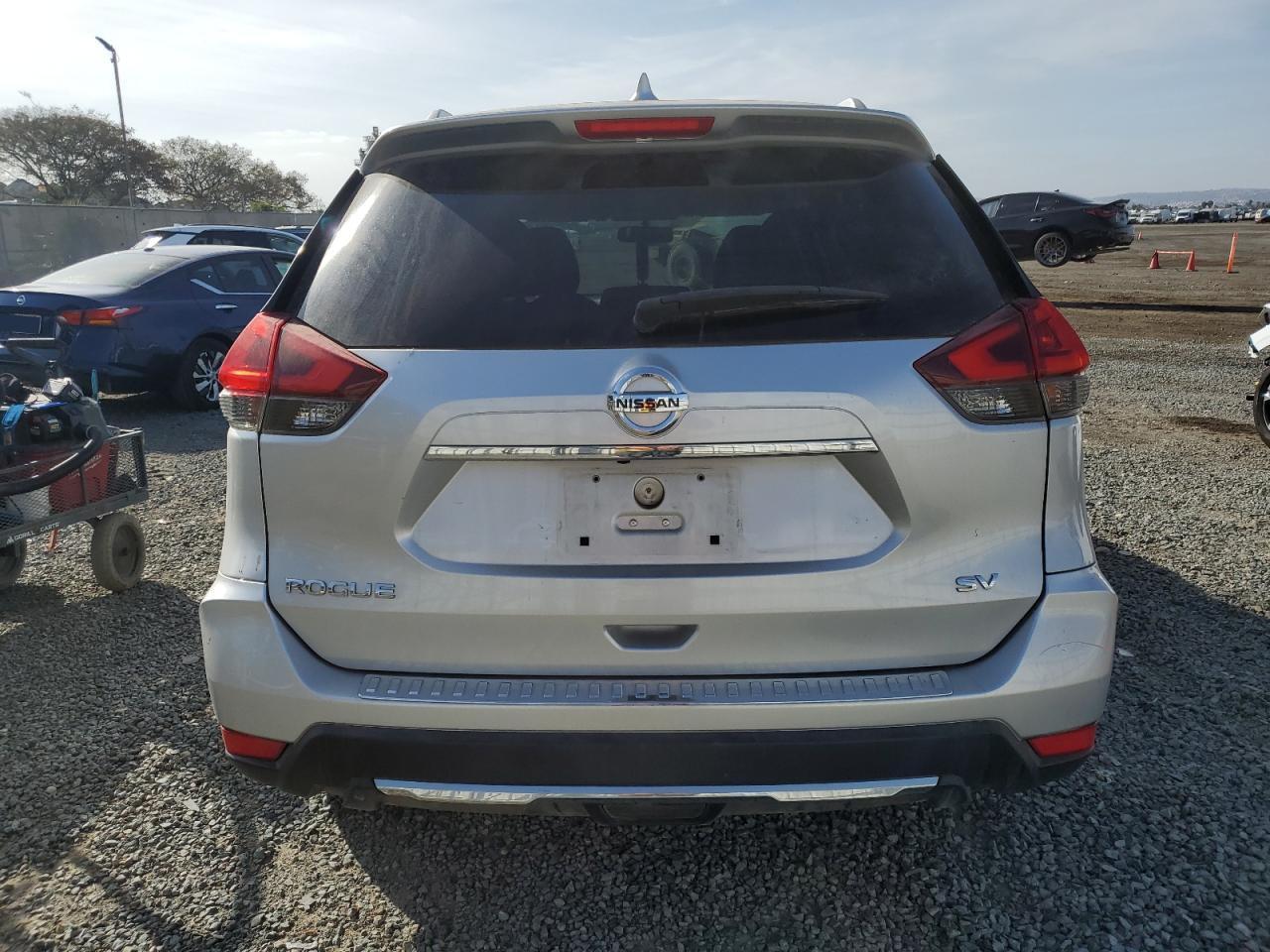 2018 NISSAN ROGUE S - Фото 6