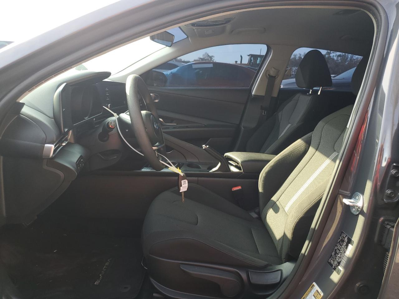 2023 HYUNDAI ELANTRA SE - Фото 7