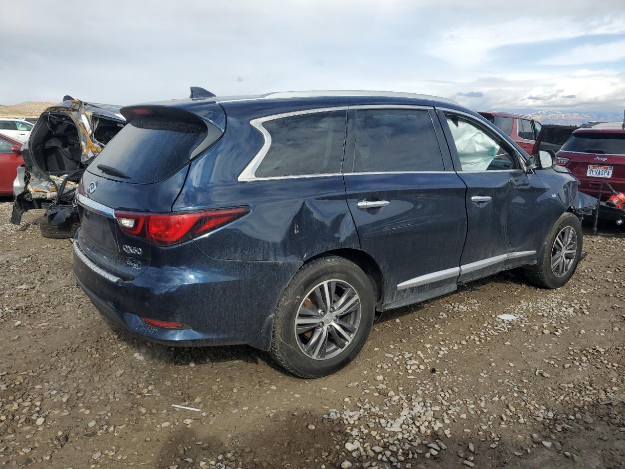 2019 INFINITI QX60 LUXE - Image 3
