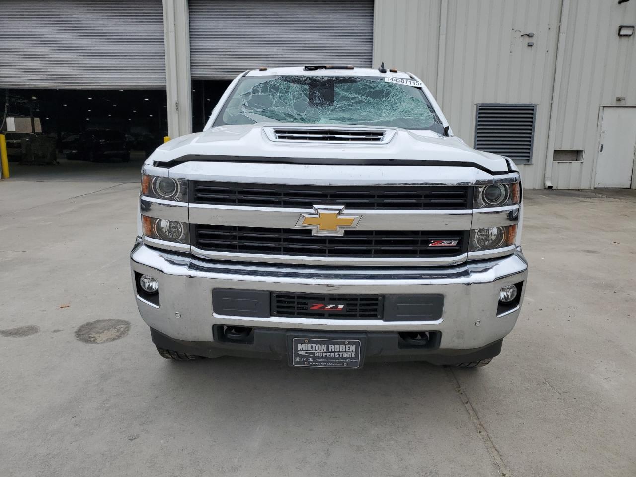 2017 CHEVROLET SILVERADO - Image 5