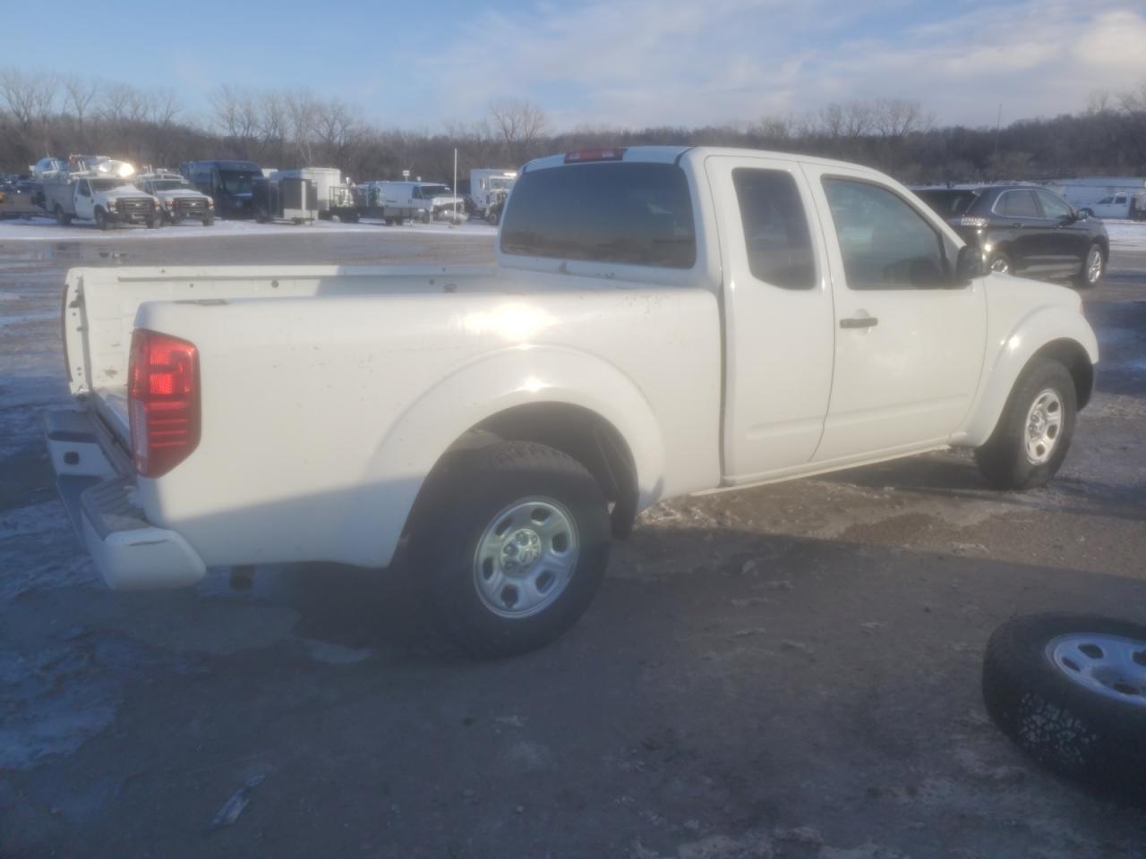 2017 NISSAN FRONTIER S - Фото 3