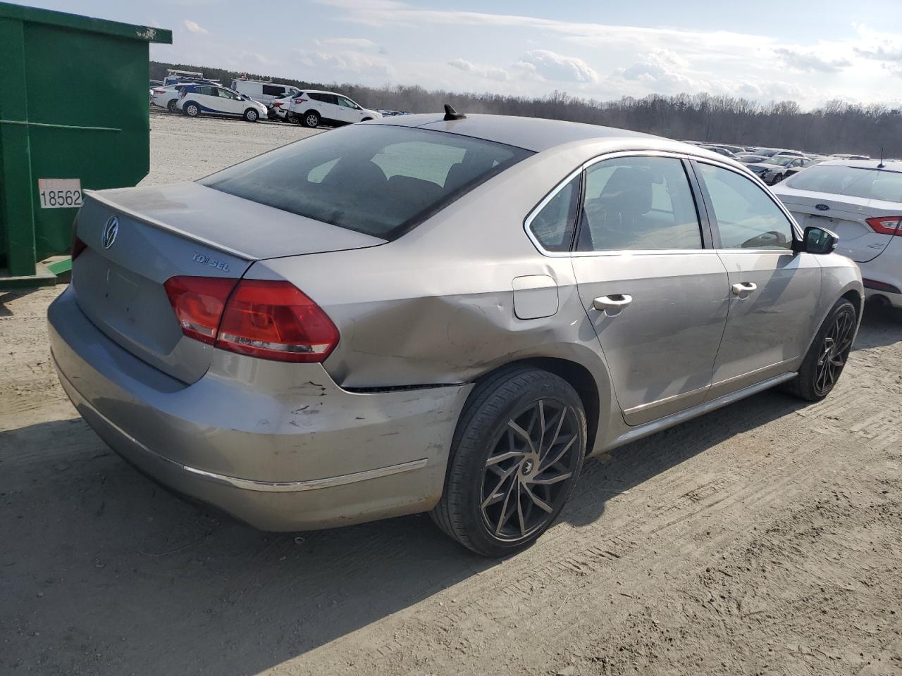 2013 VOLKSWAGEN PASSAT SEL - Фото 3