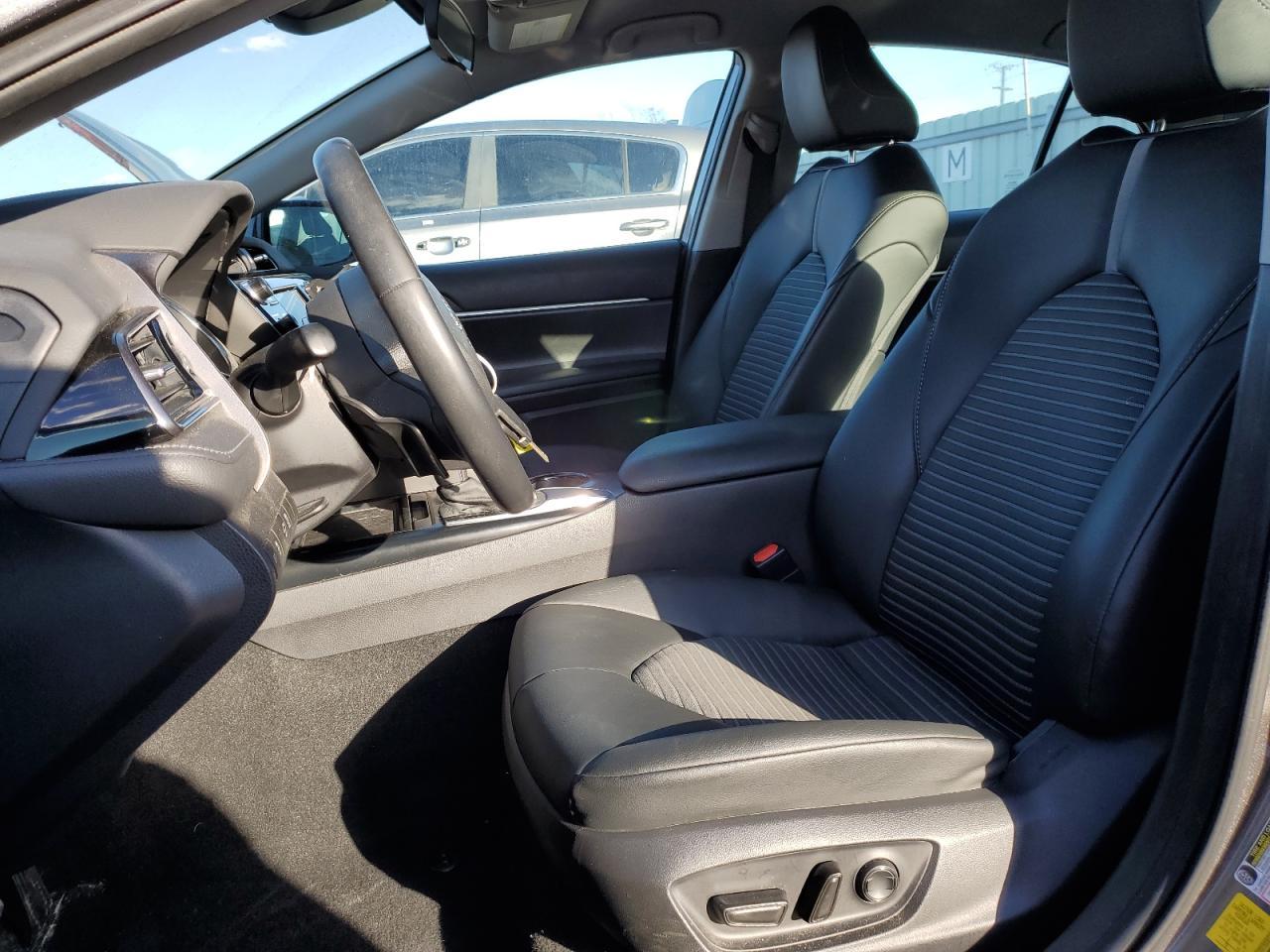 2020 TOYOTA CAMRY SE - Фото 7