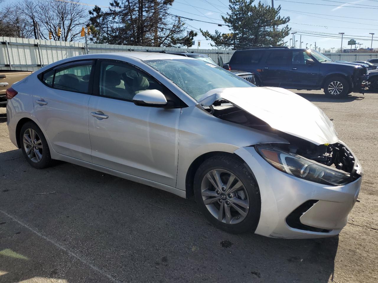 2018 HYUNDAI ELANTRA SE - Image 4