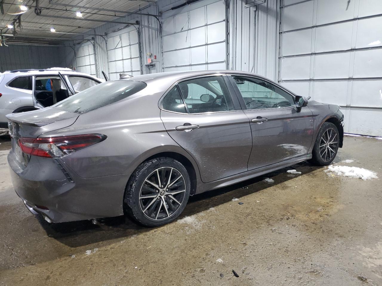 2021 TOYOTA CAMRY SE - Image 3