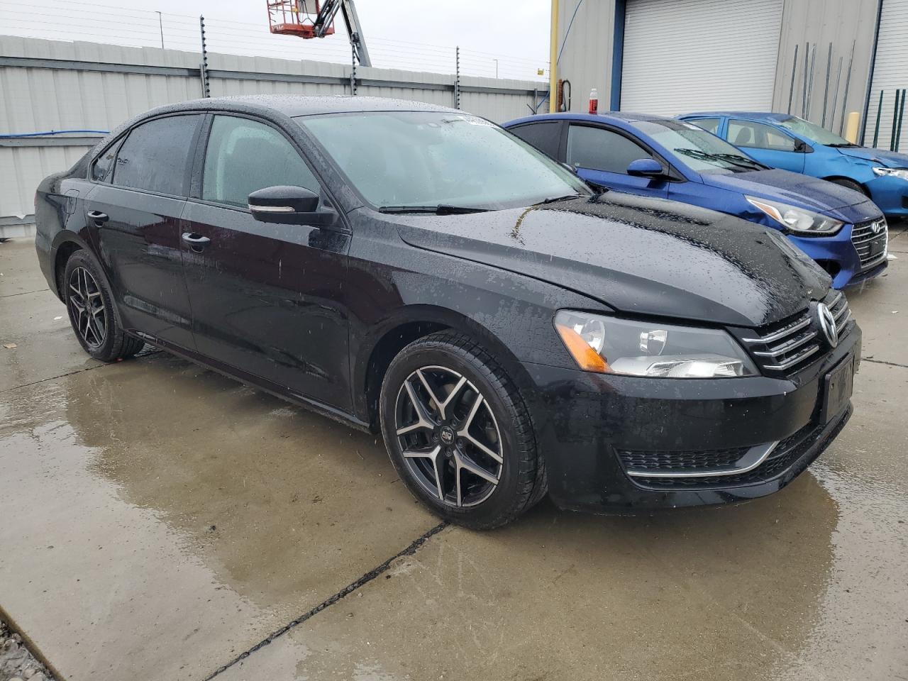 2014 VOLKSWAGEN PASSAT S - Image 4