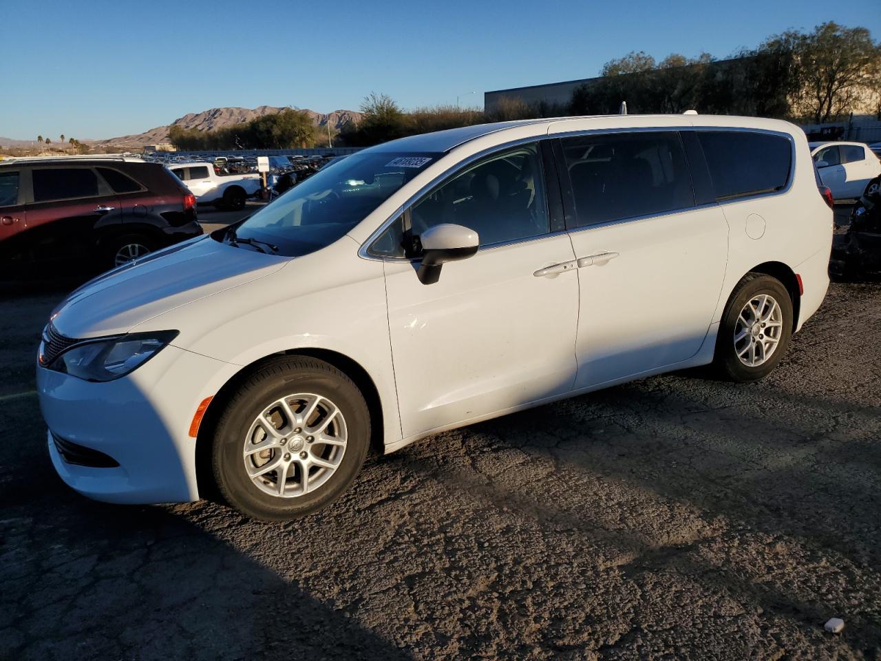 2017 CHRYSLER PACIFICA L