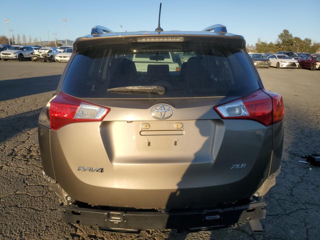 2015 TOYOTA RAV4 XLE - Image 6