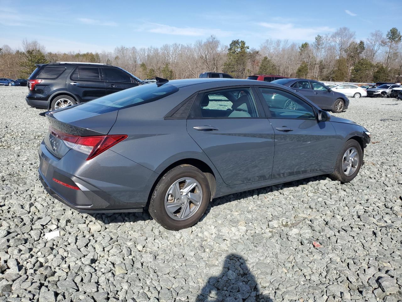 2024 HYUNDAI ELANTRA SE - Фото 3